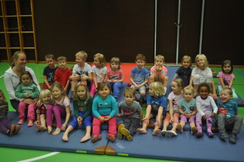 Mutter-Kind-(Kinder-)Turnen November 2013 – Foto 8