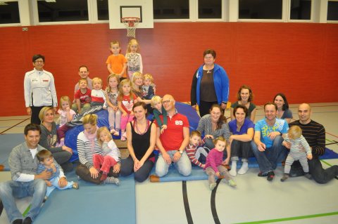Mutter-Kind-(Kinder-)Turnen November 2013 – Foto 20